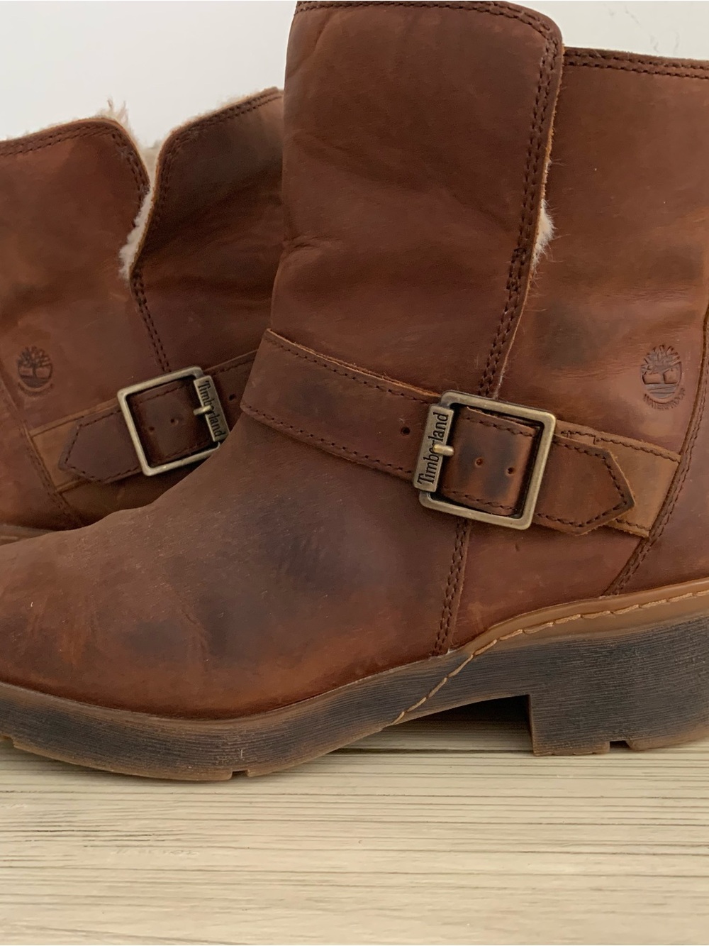 EUC Timberland Chestnut Brown Leather Shearling Buckle Ankle Boots Size 6.5